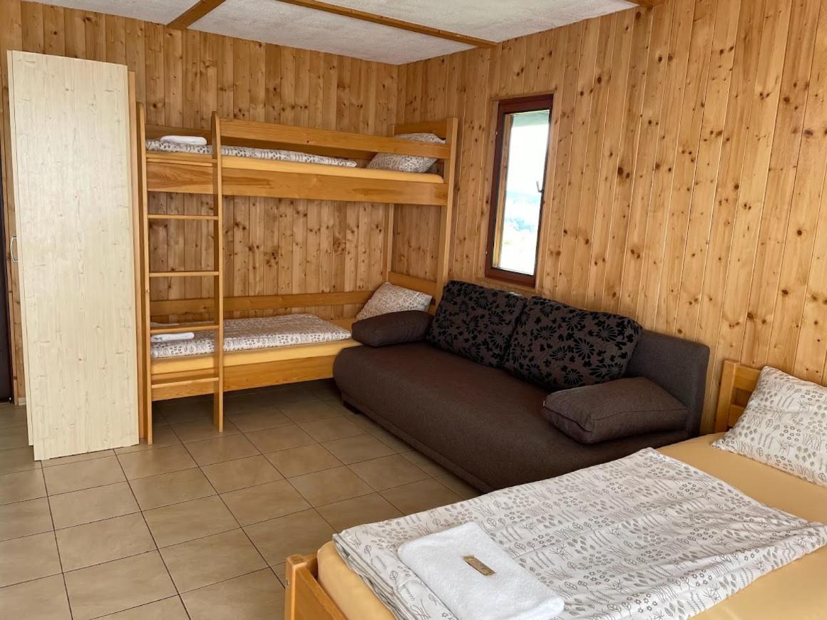 Lhota nad Rohanovem Hotel Rohanov מראה חיצוני תמונה