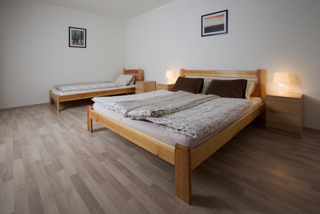 Lhota nad Rohanovem Hotel Rohanov מראה חיצוני תמונה