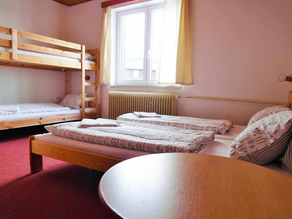 Lhota nad Rohanovem Hotel Rohanov מראה חיצוני תמונה