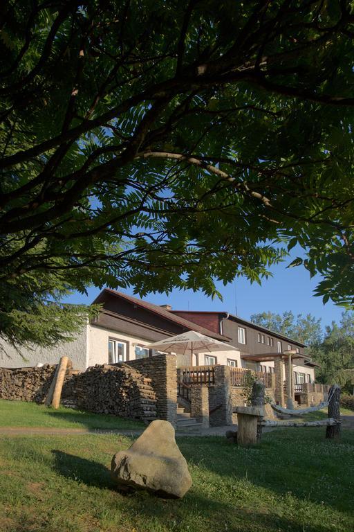 Lhota nad Rohanovem Hotel Rohanov מראה חיצוני תמונה