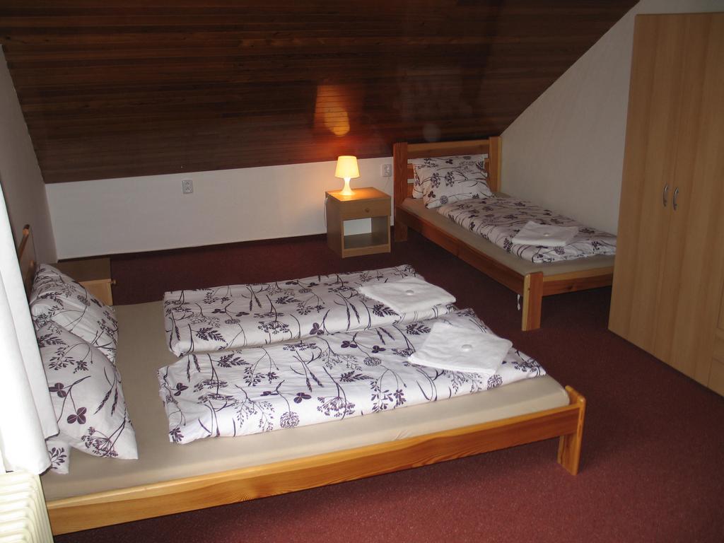 Lhota nad Rohanovem Hotel Rohanov מראה חיצוני תמונה