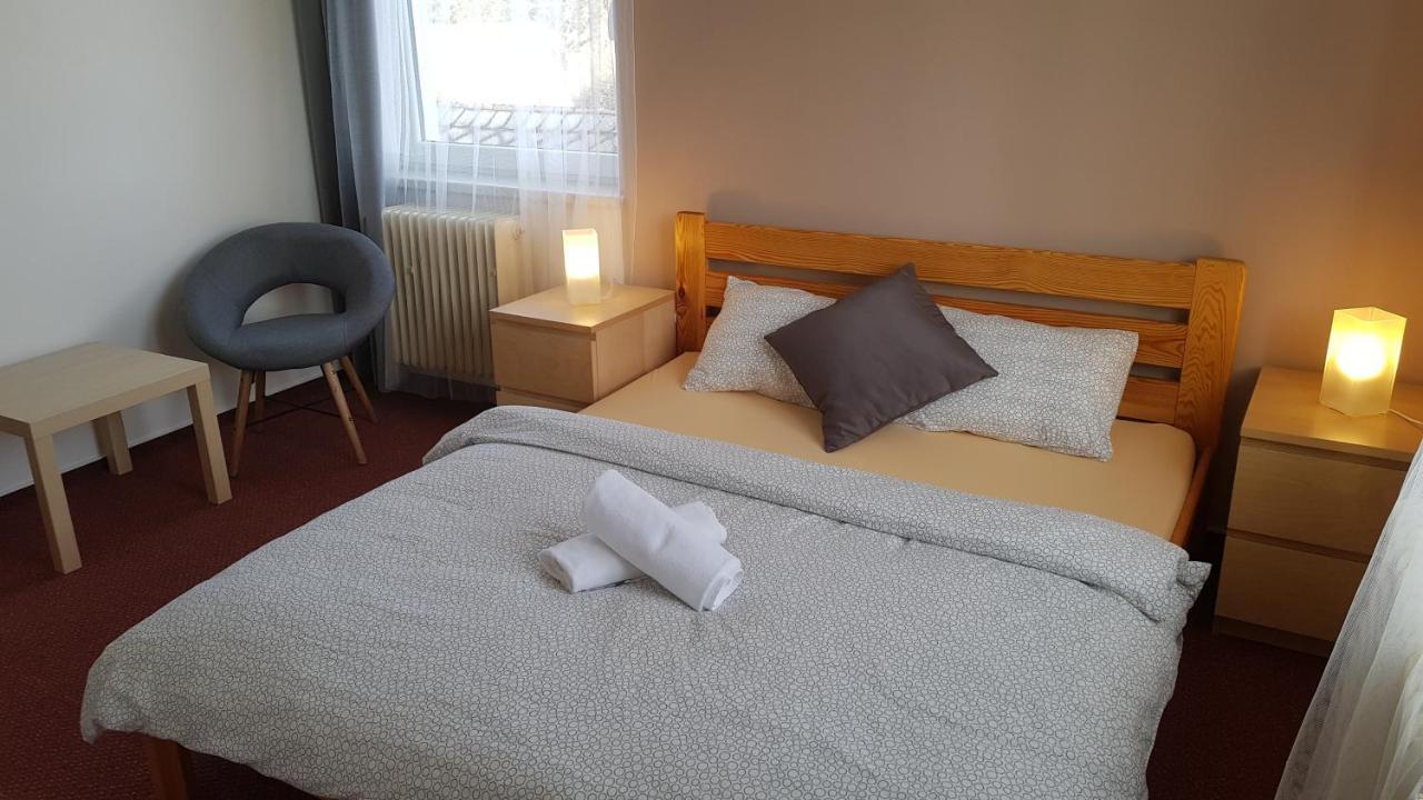 Lhota nad Rohanovem Hotel Rohanov מראה חיצוני תמונה