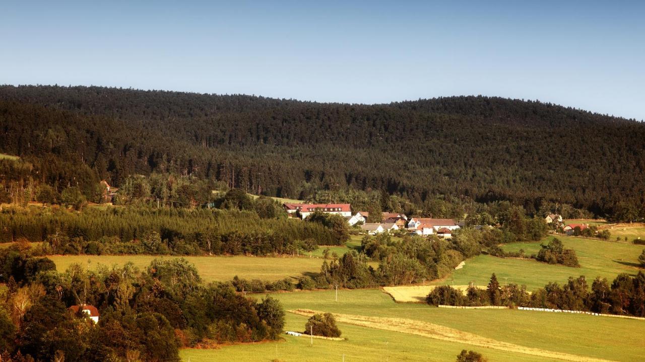 Lhota nad Rohanovem Hotel Rohanov מראה חיצוני תמונה